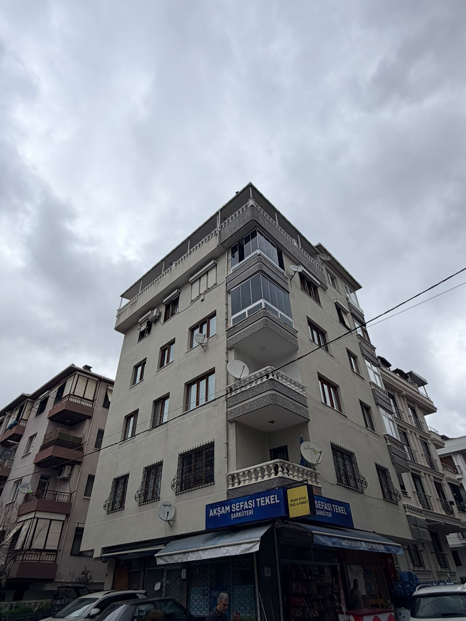 Çakıroğlu Apartmanı